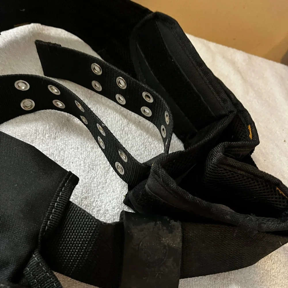 CLC Tool Works & Klein 4 Pc Belt/Pouch Set